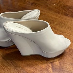 Wedge heels, 7.5 $25